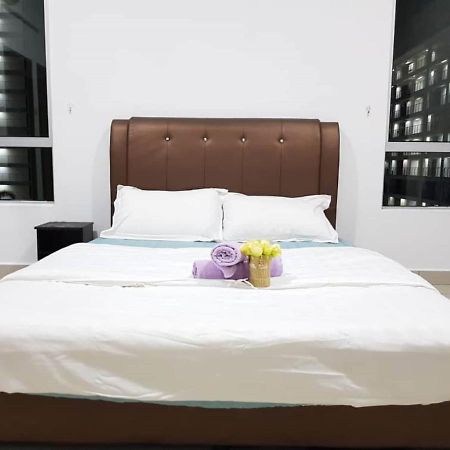 Oyo Home 90418 Suriamas Suites Condominium 1 Johor Bahru Eksteriør bilde