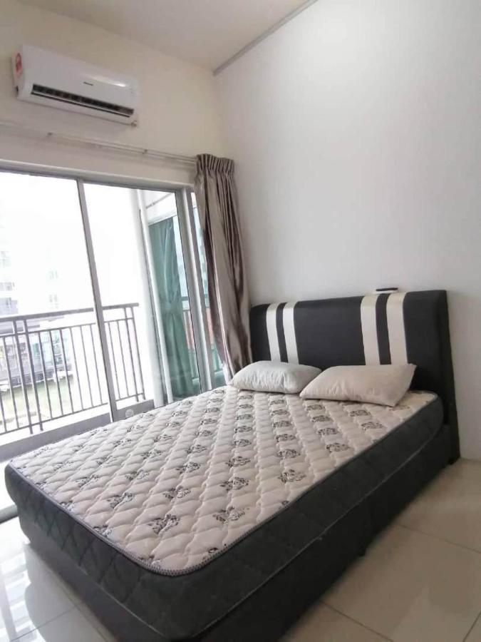 Oyo Home 90418 Suriamas Suites Condominium 1 Johor Bahru Eksteriør bilde